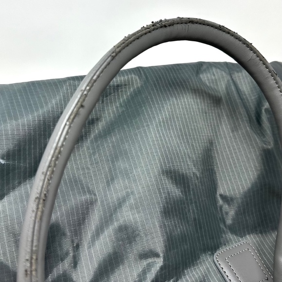 Grey Puma Women's Duffle Bag/Purse Puma Stripe Large Shoulder Handles Super Cute - Picture 10 of 10